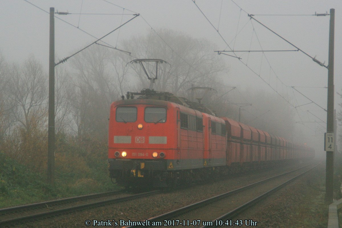 DB 151 094 + Rpool 151 116 mit Erzwagenzug am 07.11.2017 in Hamburg-Moorburg
© Patrik´s Bahnwelt